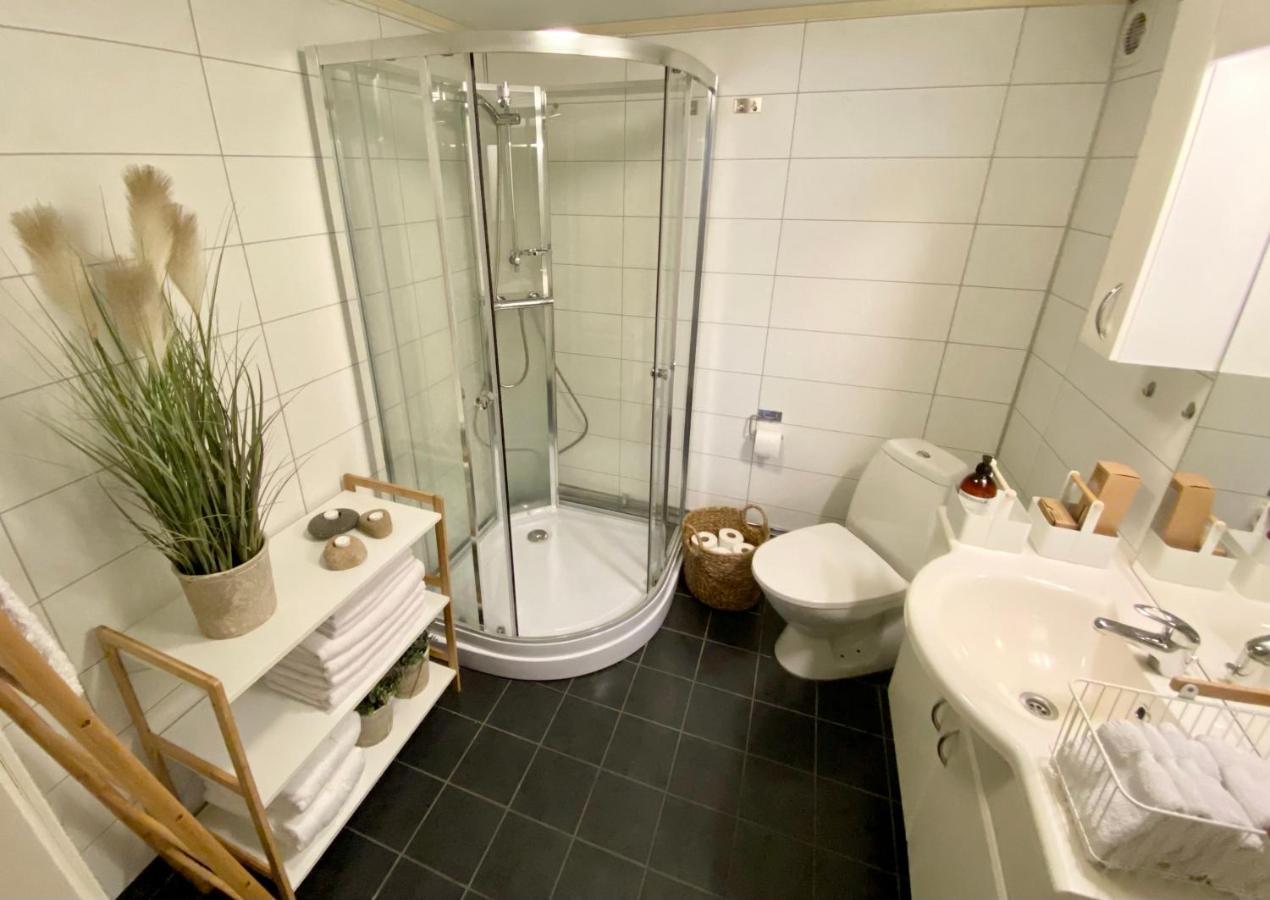 Two Bedroom Apartment Near The City Centre. トロムソ エクステリア 写真